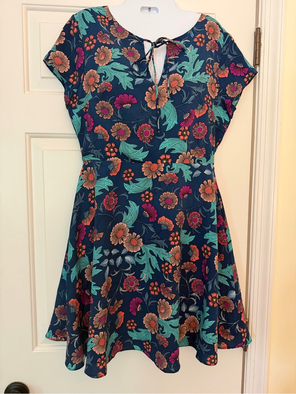 Everly Floral Fit & Flare Dress Navy Multicolor Short Sleeve Tie Front M